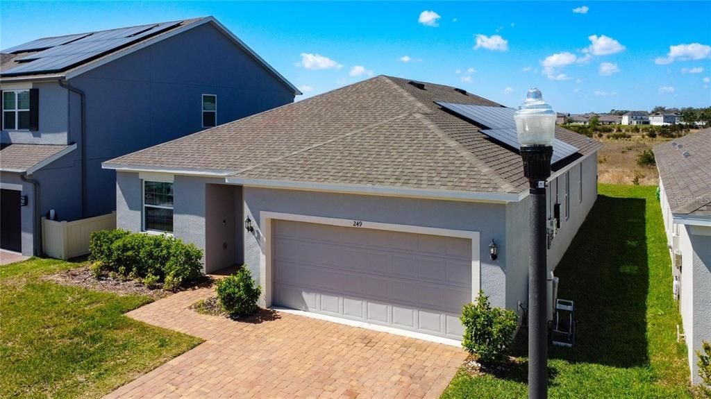 En Venta: $363,990 (4 camas, 3 baños, 2105 Pies cuadrados)