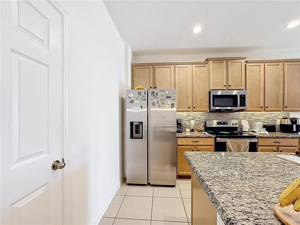 En Venta: $363,990 (4 camas, 3 baños, 2105 Pies cuadrados)