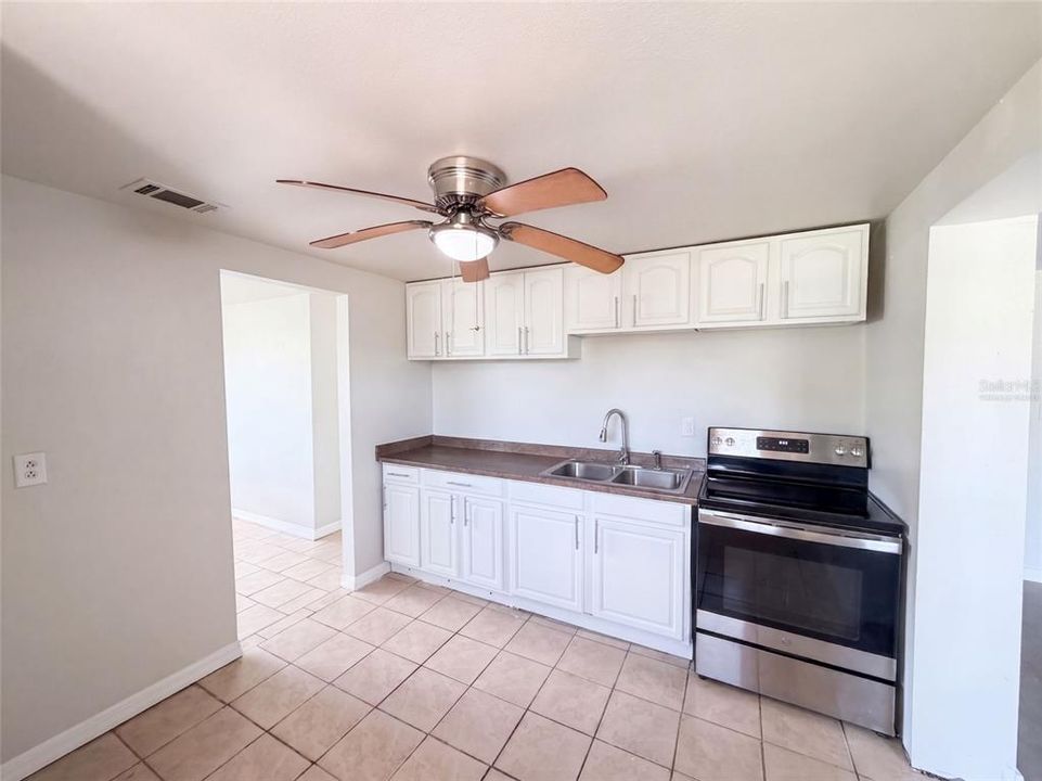 For Sale: $164,000 (3 beds, 1 baths, 1036 Square Feet)