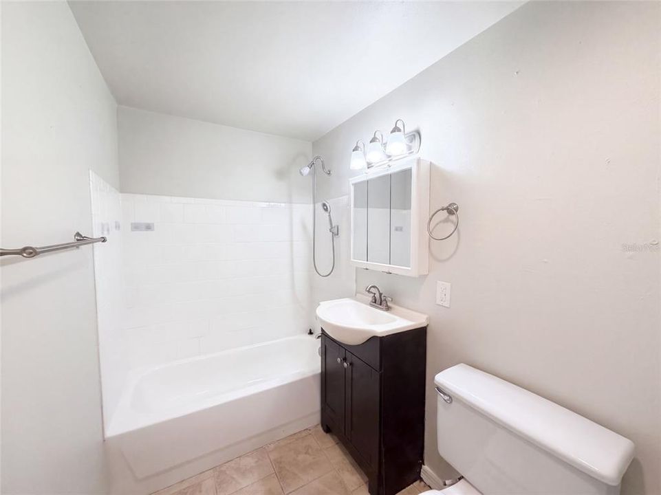 For Sale: $164,000 (3 beds, 1 baths, 1036 Square Feet)