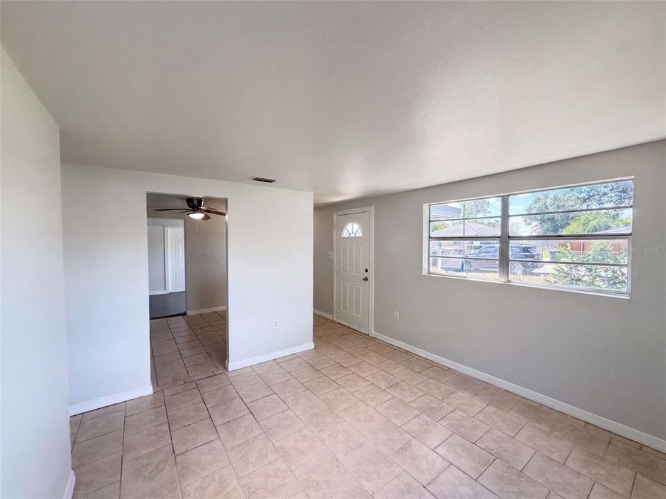 For Sale: $164,000 (3 beds, 1 baths, 1036 Square Feet)