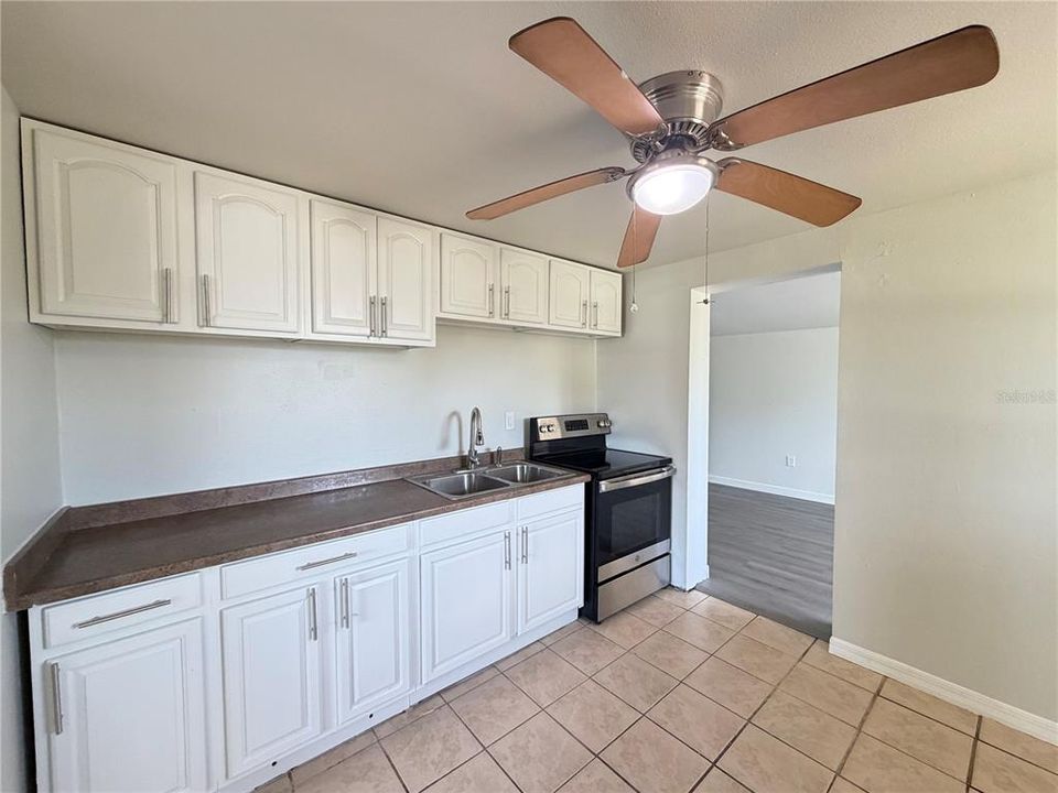 For Sale: $164,000 (3 beds, 1 baths, 1036 Square Feet)