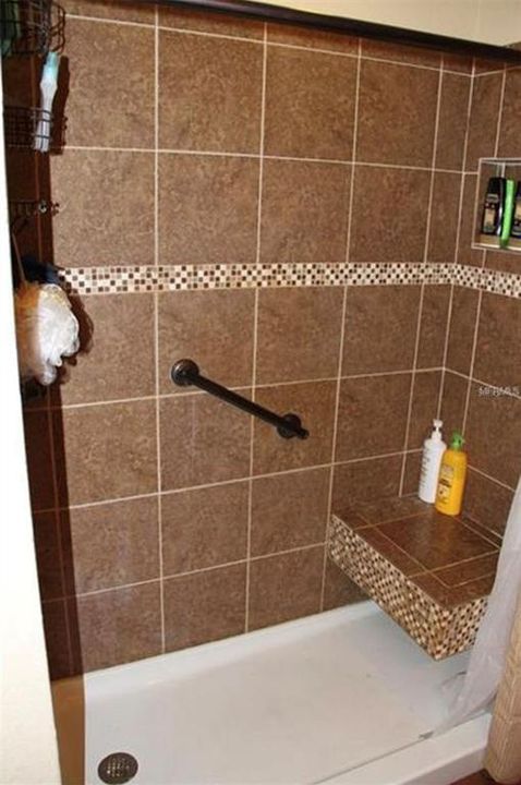 For Sale: $249,900 (3 beds, 2 baths, 1708 Square Feet)