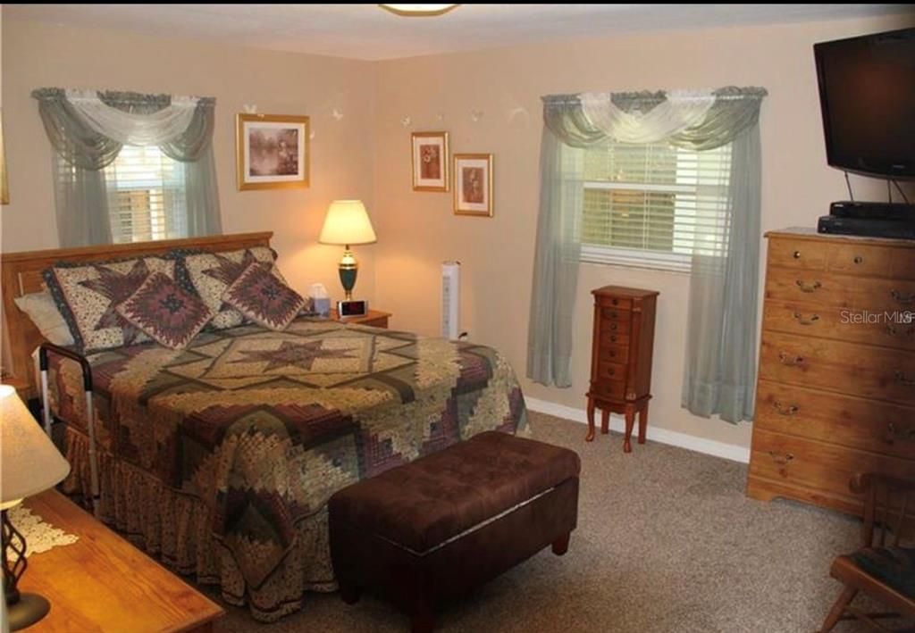 For Sale: $249,900 (3 beds, 2 baths, 1708 Square Feet)