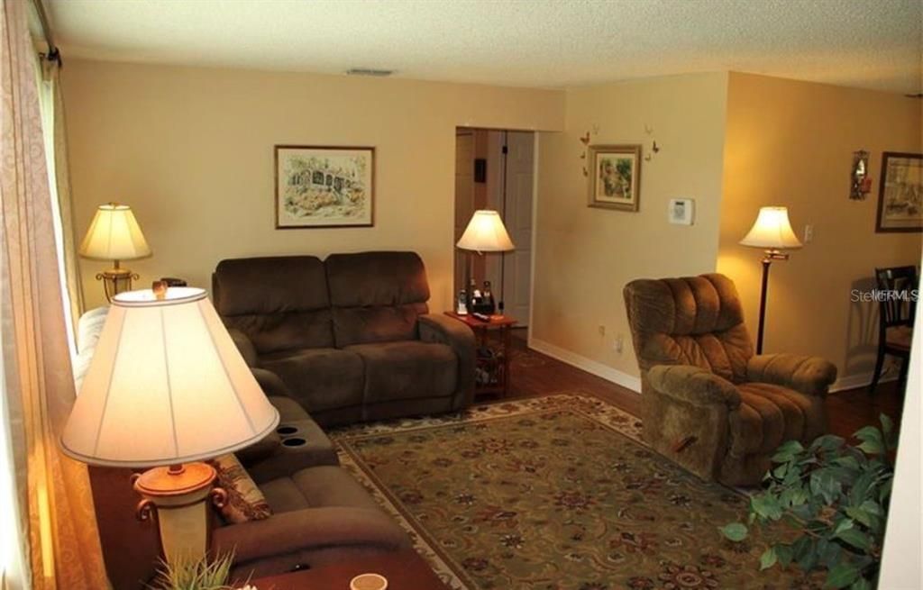 For Sale: $249,900 (3 beds, 2 baths, 1708 Square Feet)