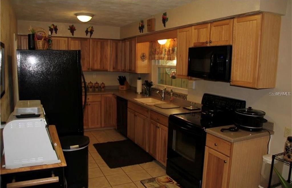 For Sale: $249,900 (3 beds, 2 baths, 1708 Square Feet)