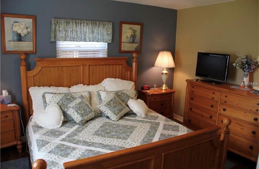 For Sale: $249,900 (3 beds, 2 baths, 1708 Square Feet)