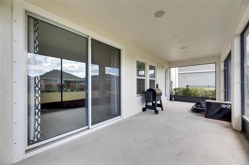 Activo con contrato: $679,000 (5 camas, 4 baños, 3615 Pies cuadrados)