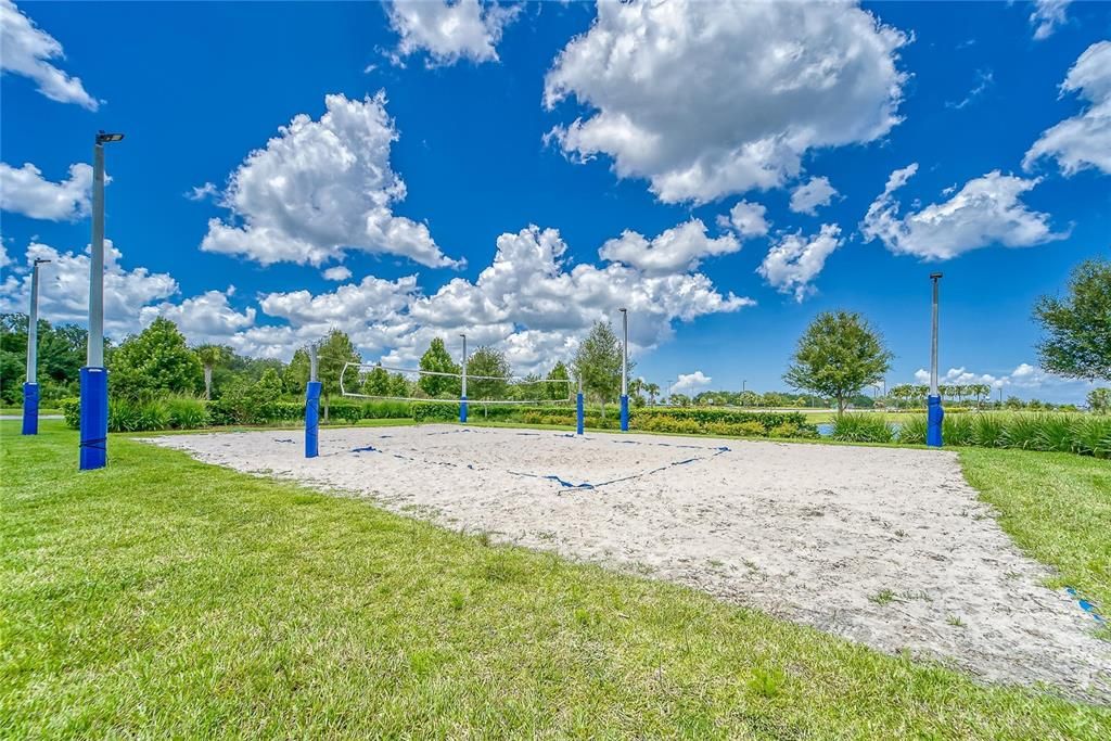 Activo con contrato: $679,000 (5 camas, 4 baños, 3615 Pies cuadrados)