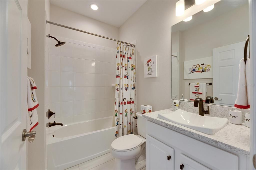 Activo con contrato: $679,000 (5 camas, 4 baños, 3615 Pies cuadrados)