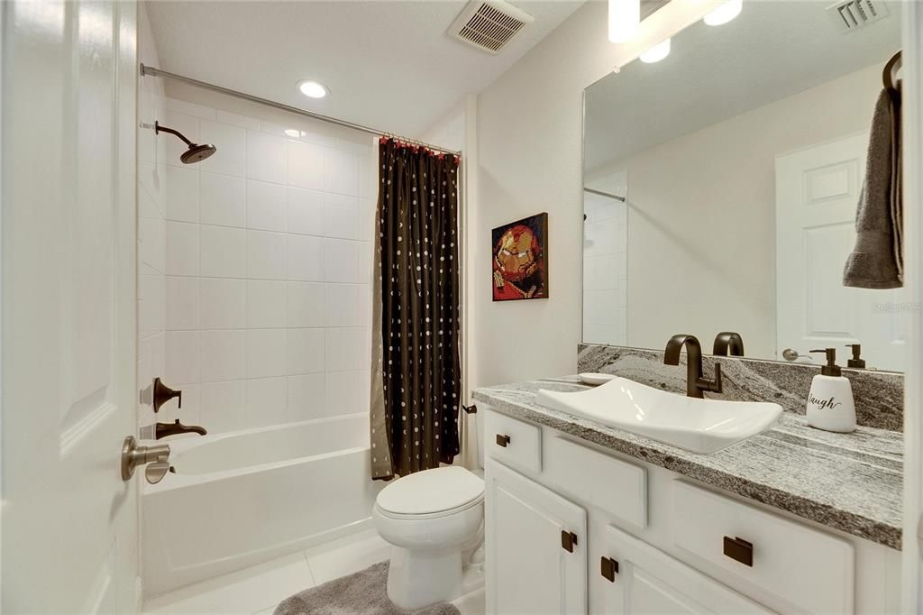 Activo con contrato: $679,000 (5 camas, 4 baños, 3615 Pies cuadrados)