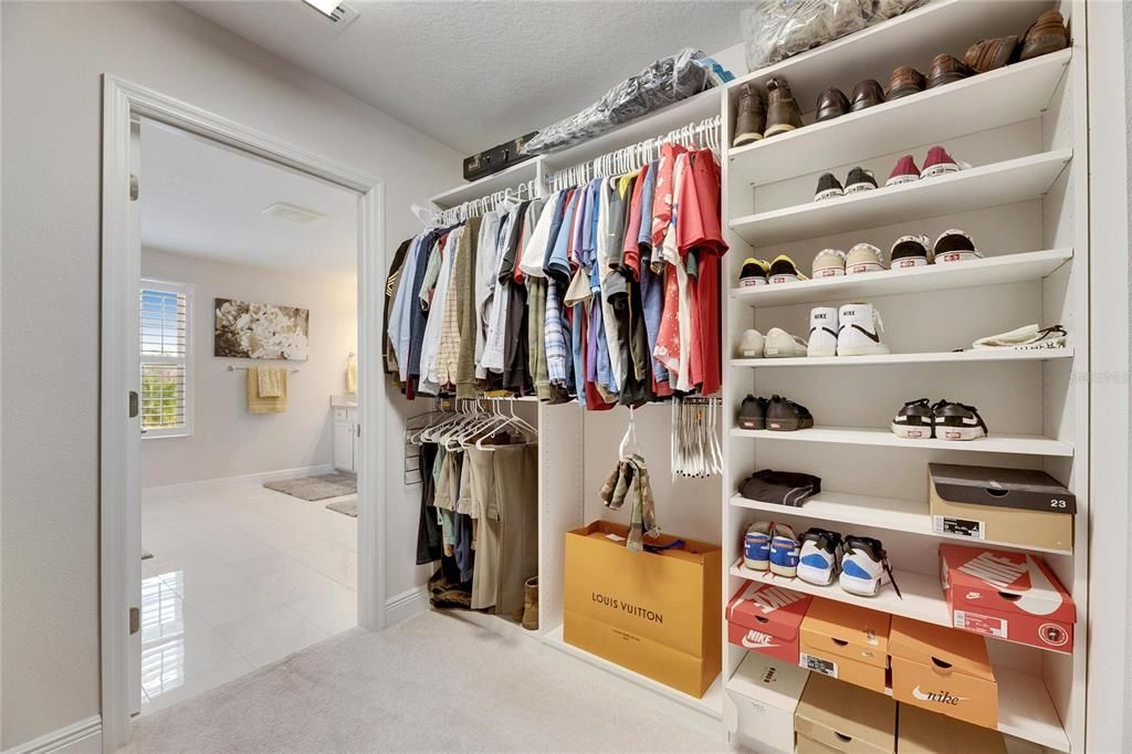 Activo con contrato: $679,000 (5 camas, 4 baños, 3615 Pies cuadrados)