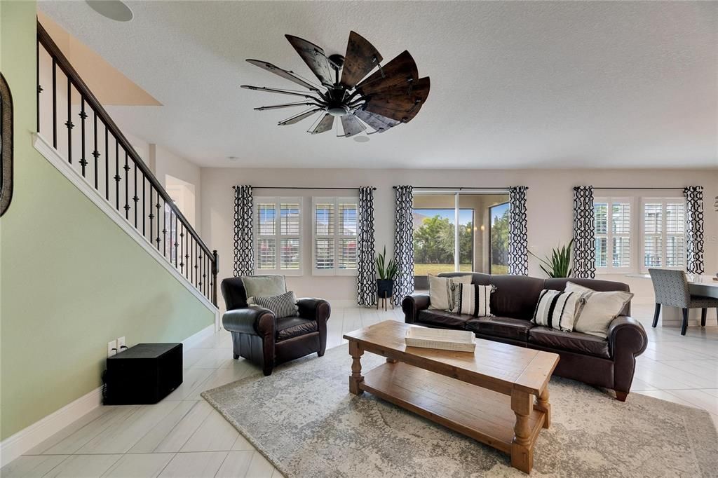 Activo con contrato: $679,000 (5 camas, 4 baños, 3615 Pies cuadrados)