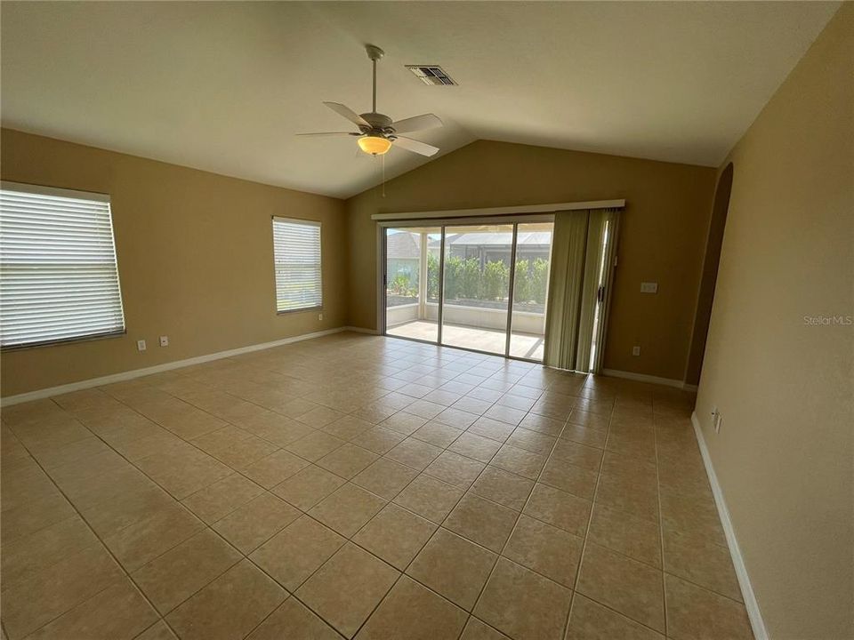 En Venta: $289,900 (3 camas, 2 baños, 1733 Pies cuadrados)