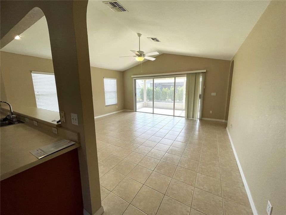 En Venta: $289,900 (3 camas, 2 baños, 1733 Pies cuadrados)