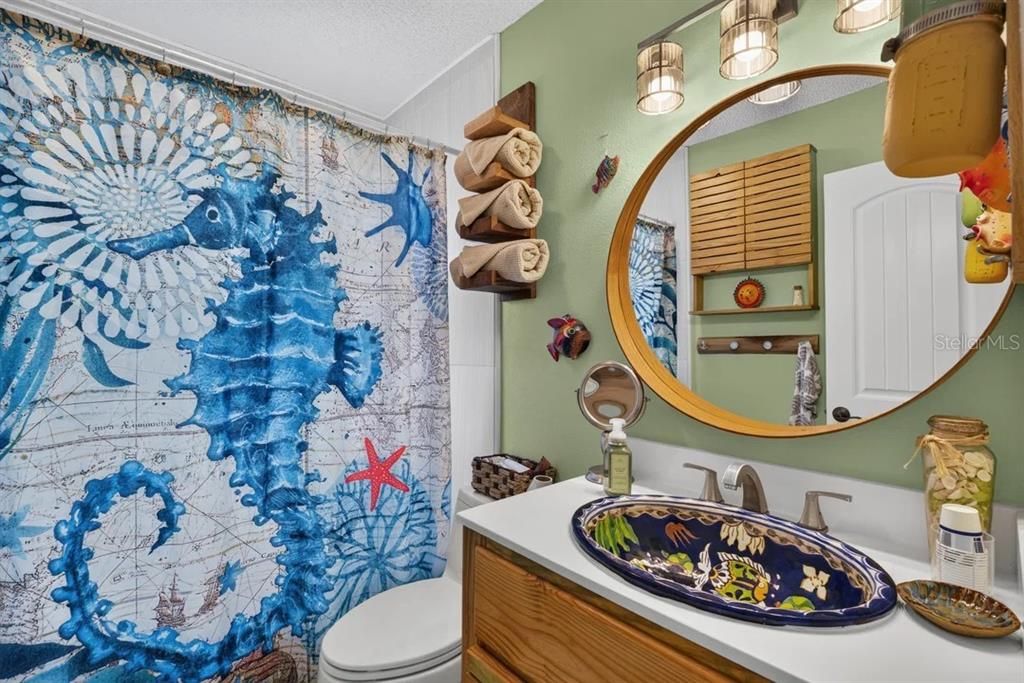 For Sale: $525,000 (2 beds, 1 baths, 840 Square Feet)