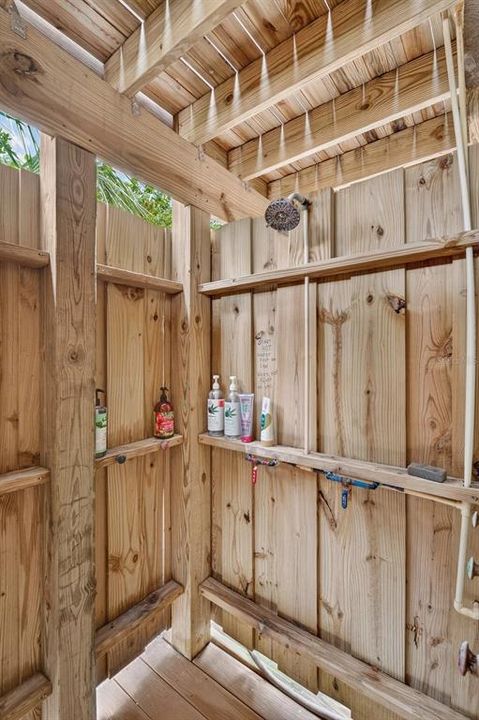 For Sale: $525,000 (2 beds, 1 baths, 840 Square Feet)