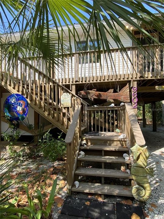 For Sale: $525,000 (2 beds, 1 baths, 840 Square Feet)