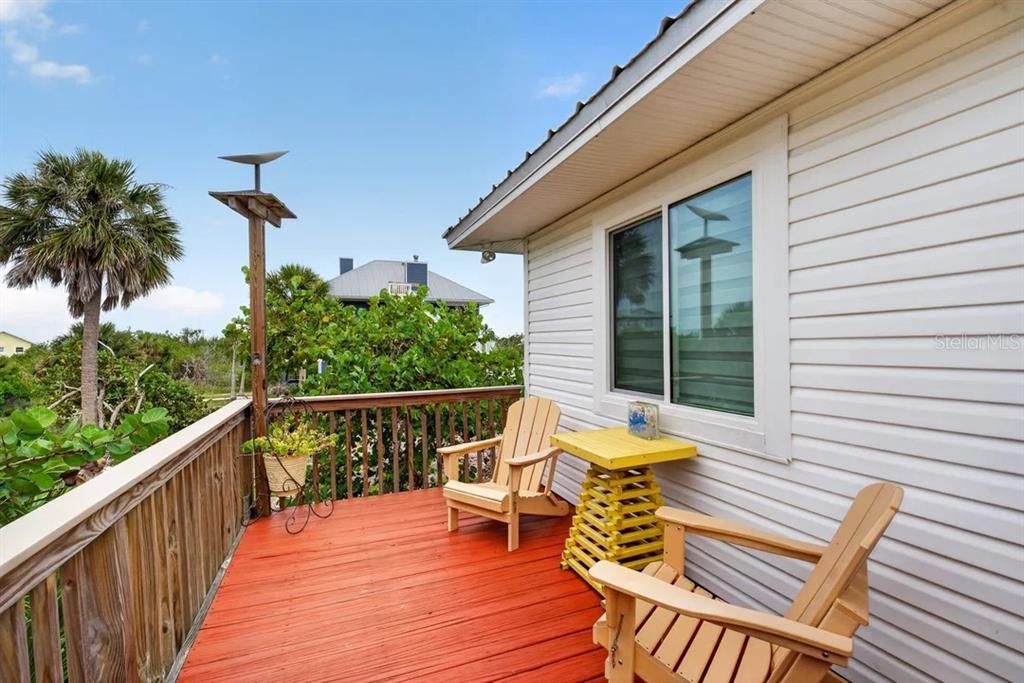 For Sale: $525,000 (2 beds, 1 baths, 840 Square Feet)