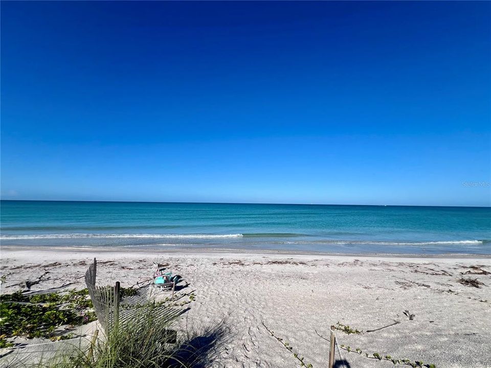 For Sale: $525,000 (2 beds, 1 baths, 840 Square Feet)