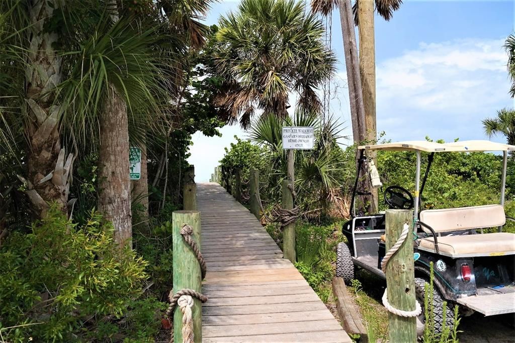 For Sale: $525,000 (2 beds, 1 baths, 840 Square Feet)