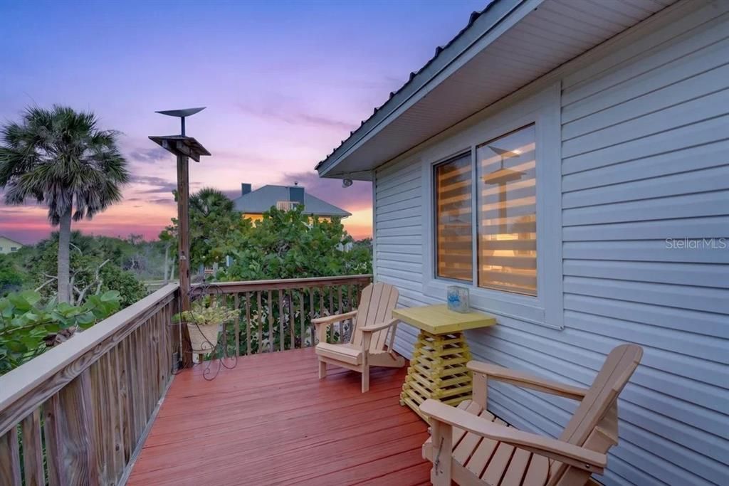 For Sale: $525,000 (2 beds, 1 baths, 840 Square Feet)