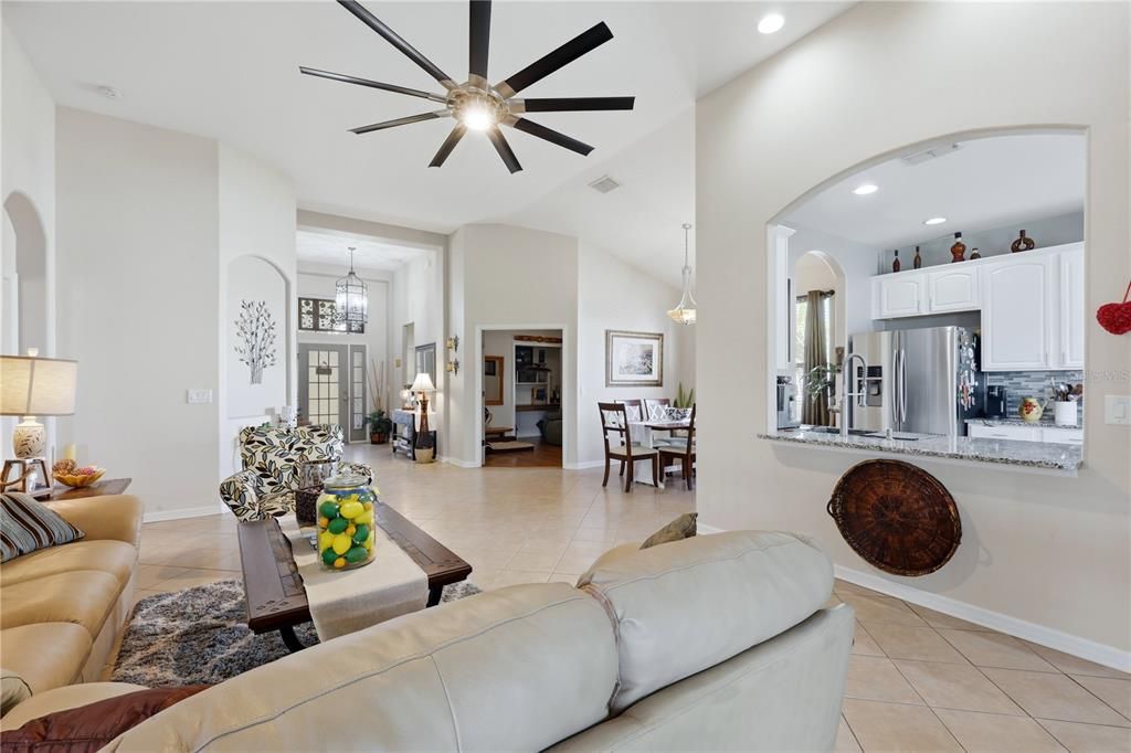 For Sale: $359,000 (3 beds, 2 baths, 1703 Square Feet)