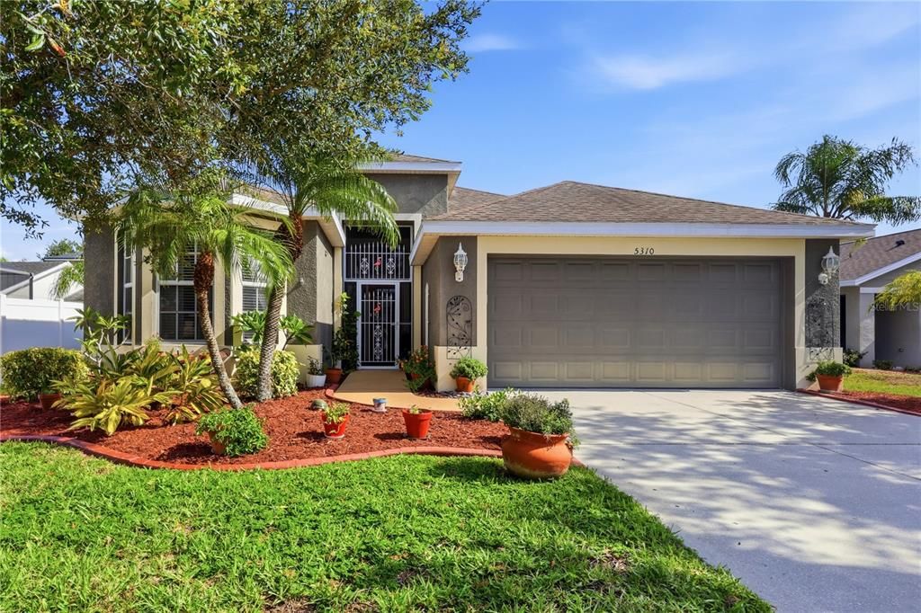 For Sale: $359,000 (3 beds, 2 baths, 1703 Square Feet)