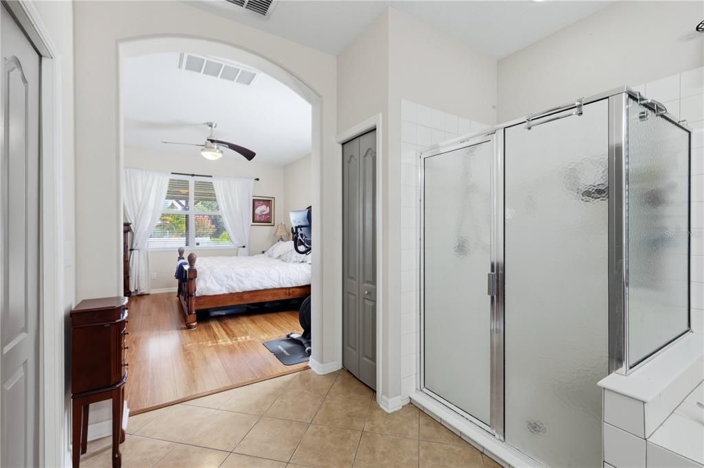 For Sale: $359,000 (3 beds, 2 baths, 1703 Square Feet)