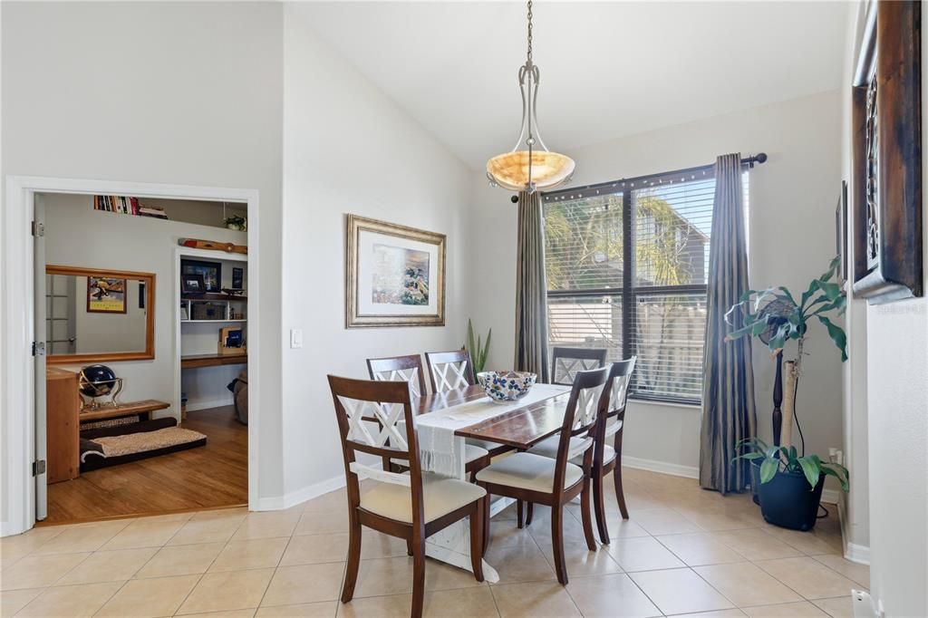 For Sale: $359,000 (3 beds, 2 baths, 1703 Square Feet)