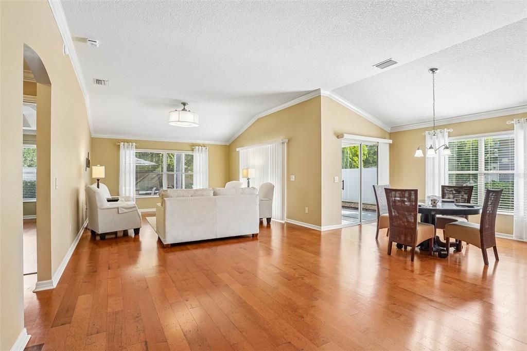 For Sale: $490,000 (3 beds, 2 baths, 1726 Square Feet)