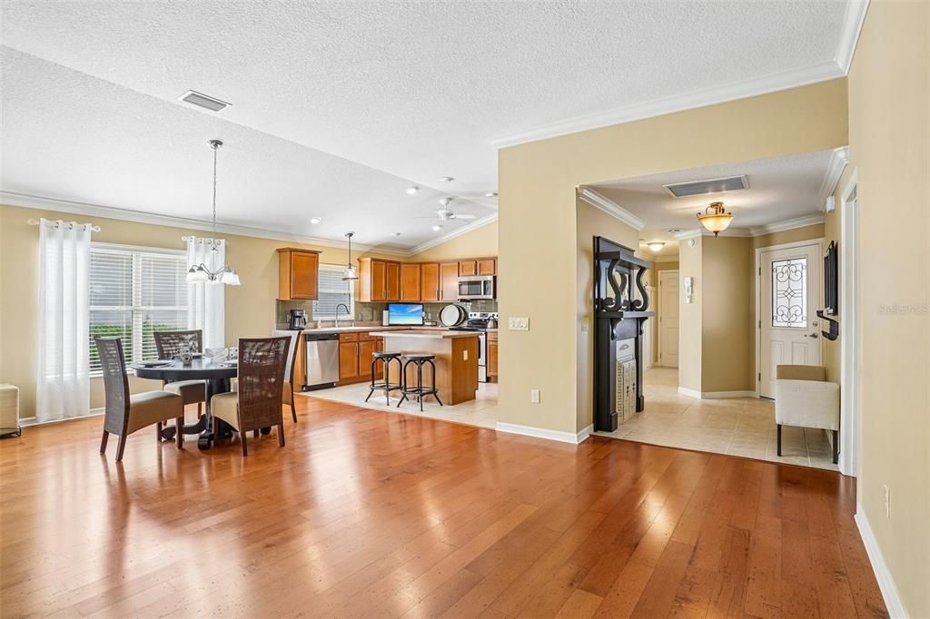 For Sale: $490,000 (3 beds, 2 baths, 1726 Square Feet)