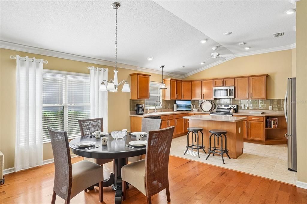 For Sale: $490,000 (3 beds, 2 baths, 1726 Square Feet)