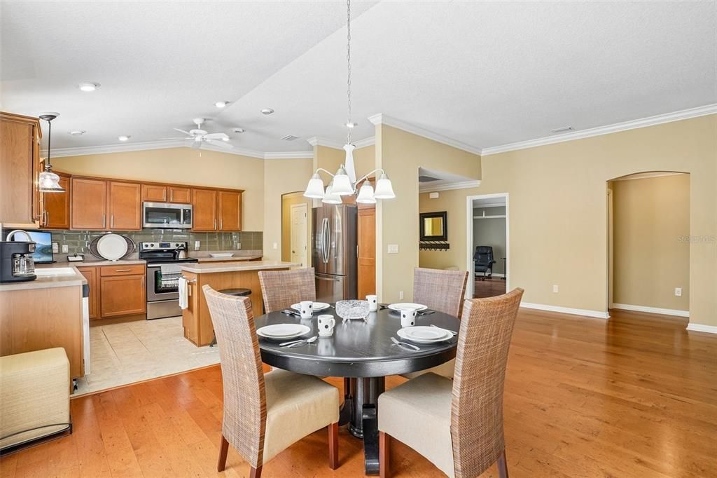 For Sale: $490,000 (3 beds, 2 baths, 1726 Square Feet)