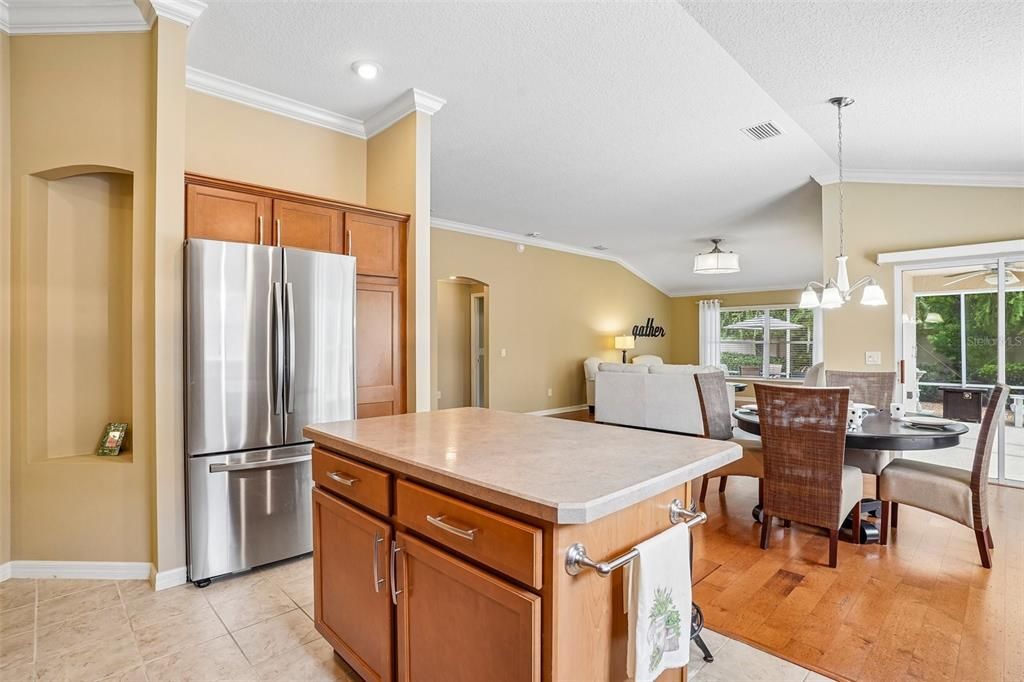 For Sale: $490,000 (3 beds, 2 baths, 1726 Square Feet)