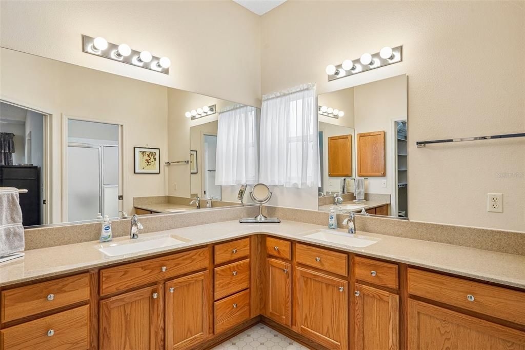For Sale: $395,000 (3 beds, 2 baths, 2192 Square Feet)