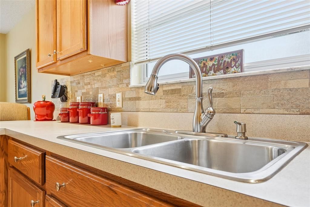 For Sale: $395,000 (3 beds, 2 baths, 2192 Square Feet)
