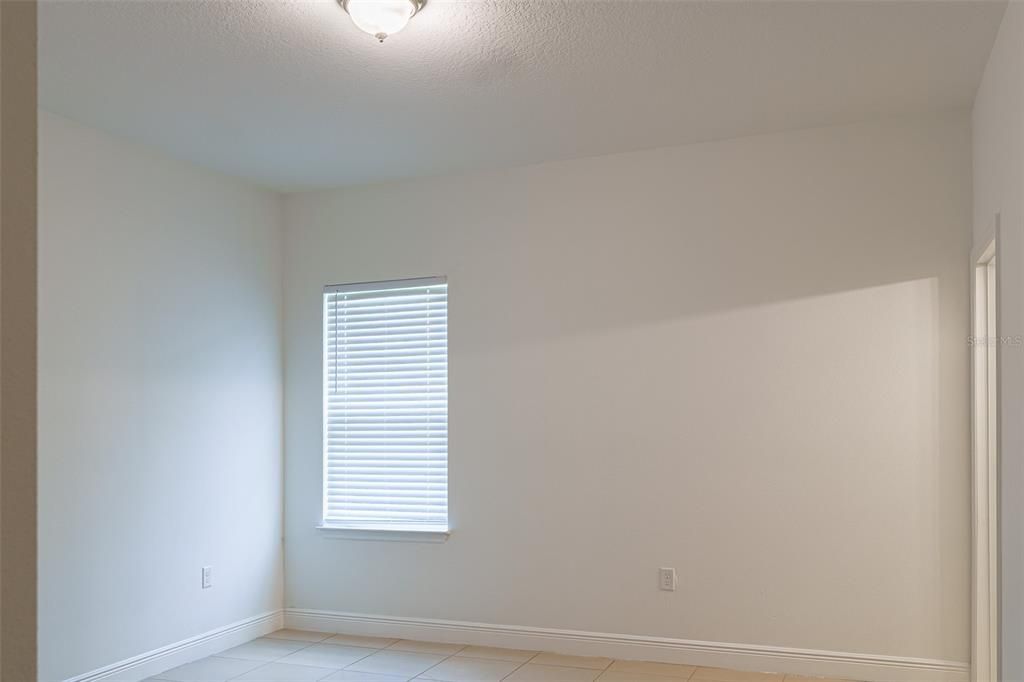 For Sale: $278,000 (4 beds, 2 baths, 1560 Square Feet)