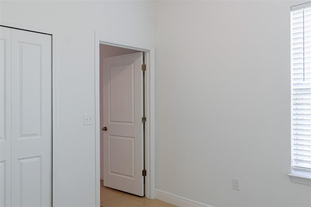 For Sale: $278,000 (4 beds, 2 baths, 1560 Square Feet)
