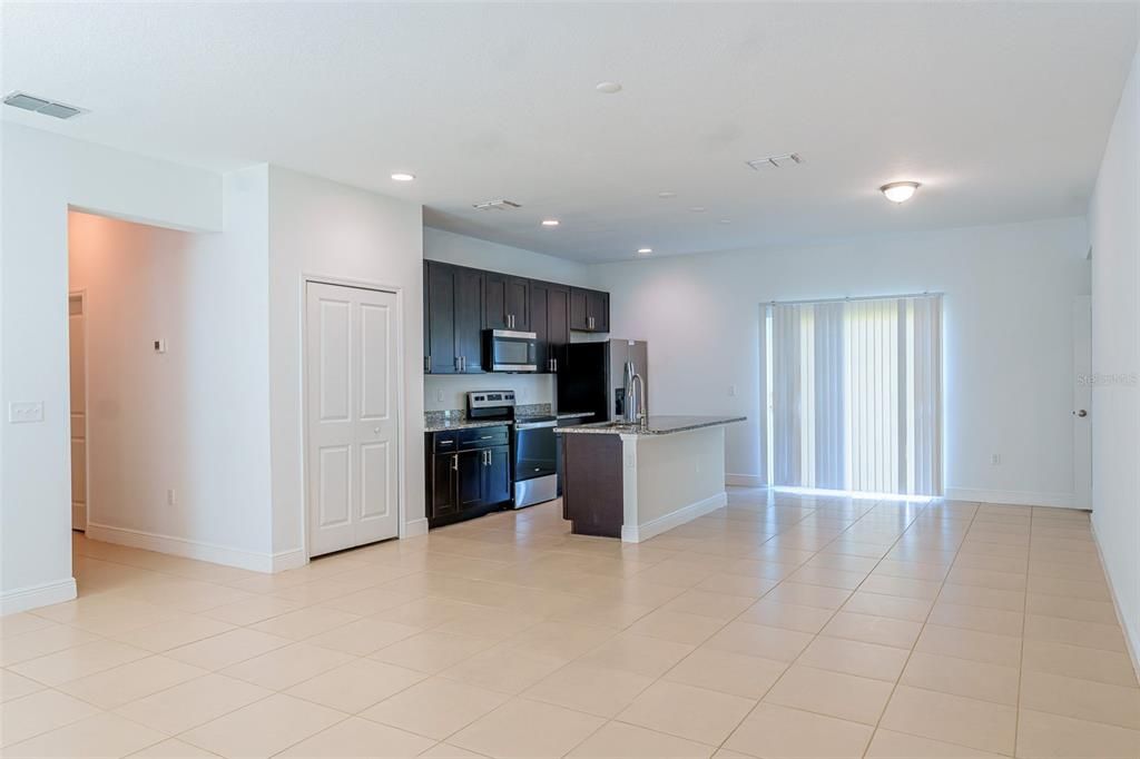 For Sale: $278,000 (4 beds, 2 baths, 1560 Square Feet)