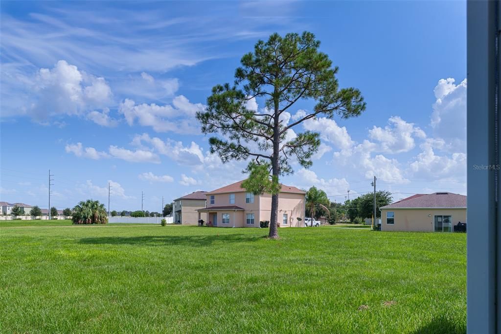 For Sale: $278,000 (4 beds, 2 baths, 1560 Square Feet)