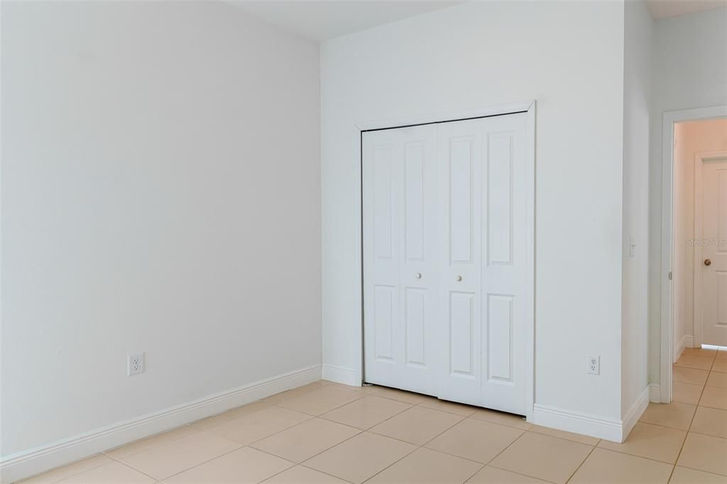 For Sale: $278,000 (4 beds, 2 baths, 1560 Square Feet)
