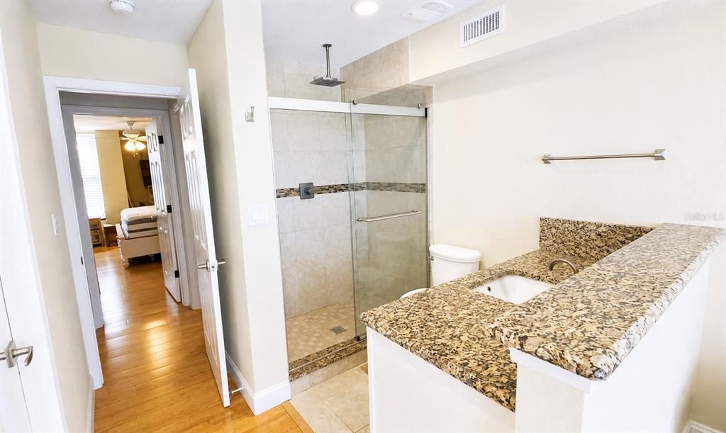En Venta: $99,900 (2 camas, 2 baños, 1252 Pies cuadrados)