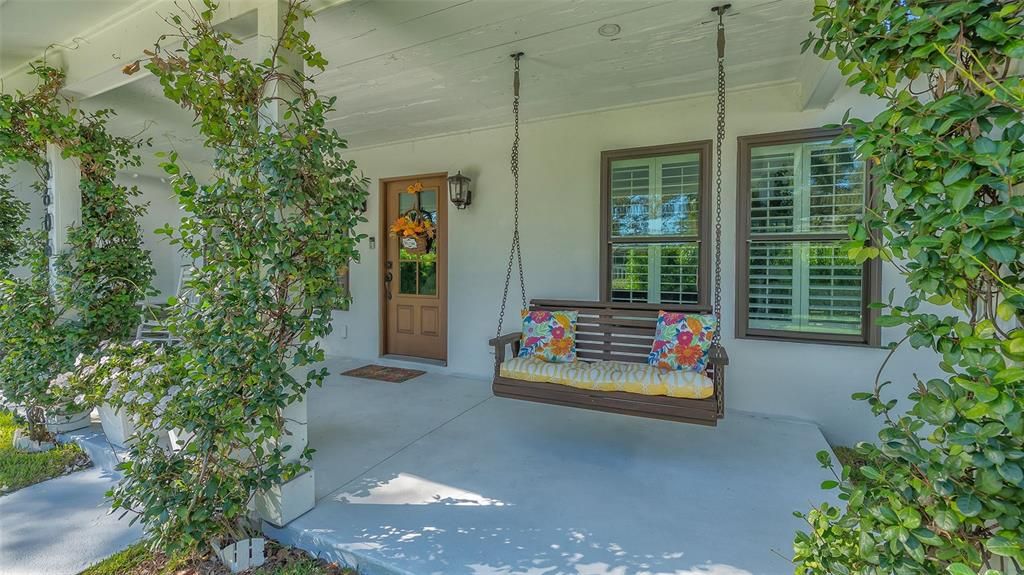 For Sale: $2,299,000 (3 beds, 3 baths, 2700 Square Feet)