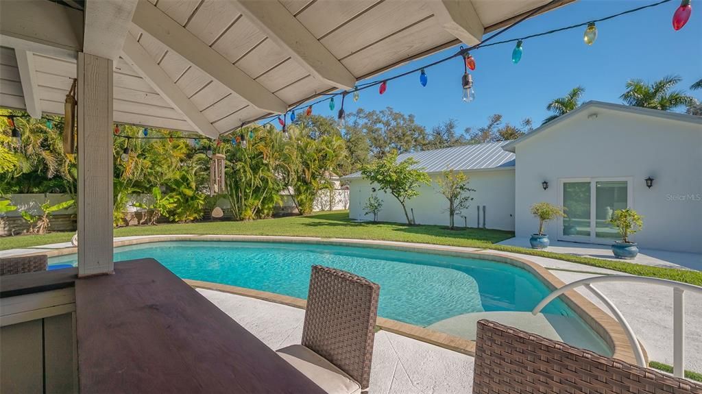 For Sale: $2,299,000 (3 beds, 3 baths, 2700 Square Feet)