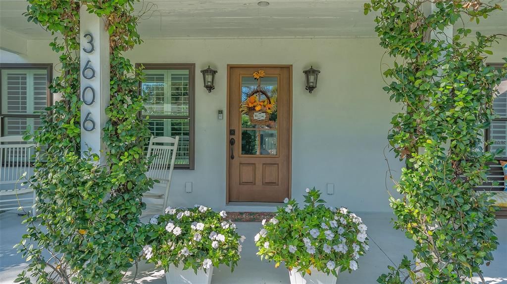 For Sale: $2,299,000 (3 beds, 3 baths, 2700 Square Feet)