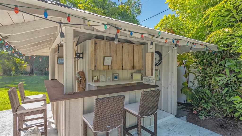 For Sale: $2,299,000 (3 beds, 3 baths, 2700 Square Feet)