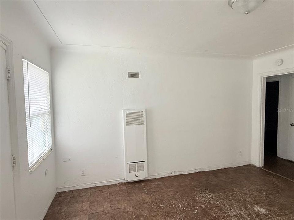 For Rent: $1,295 (2 beds, 2 baths, 900 Square Feet)