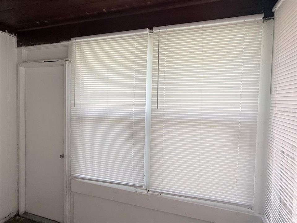 For Rent: $1,295 (2 beds, 2 baths, 900 Square Feet)