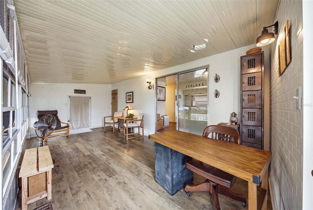 For Sale: $85,000 (1 beds, 1 baths, 620 Square Feet)